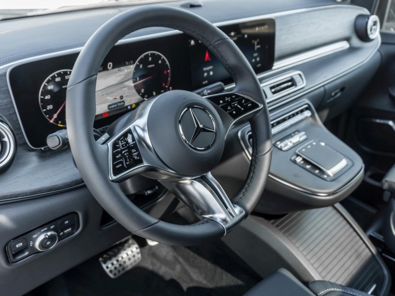Mercedes-Benz V 300 d 4M Avantgarde lang Panorama 360° AHK
