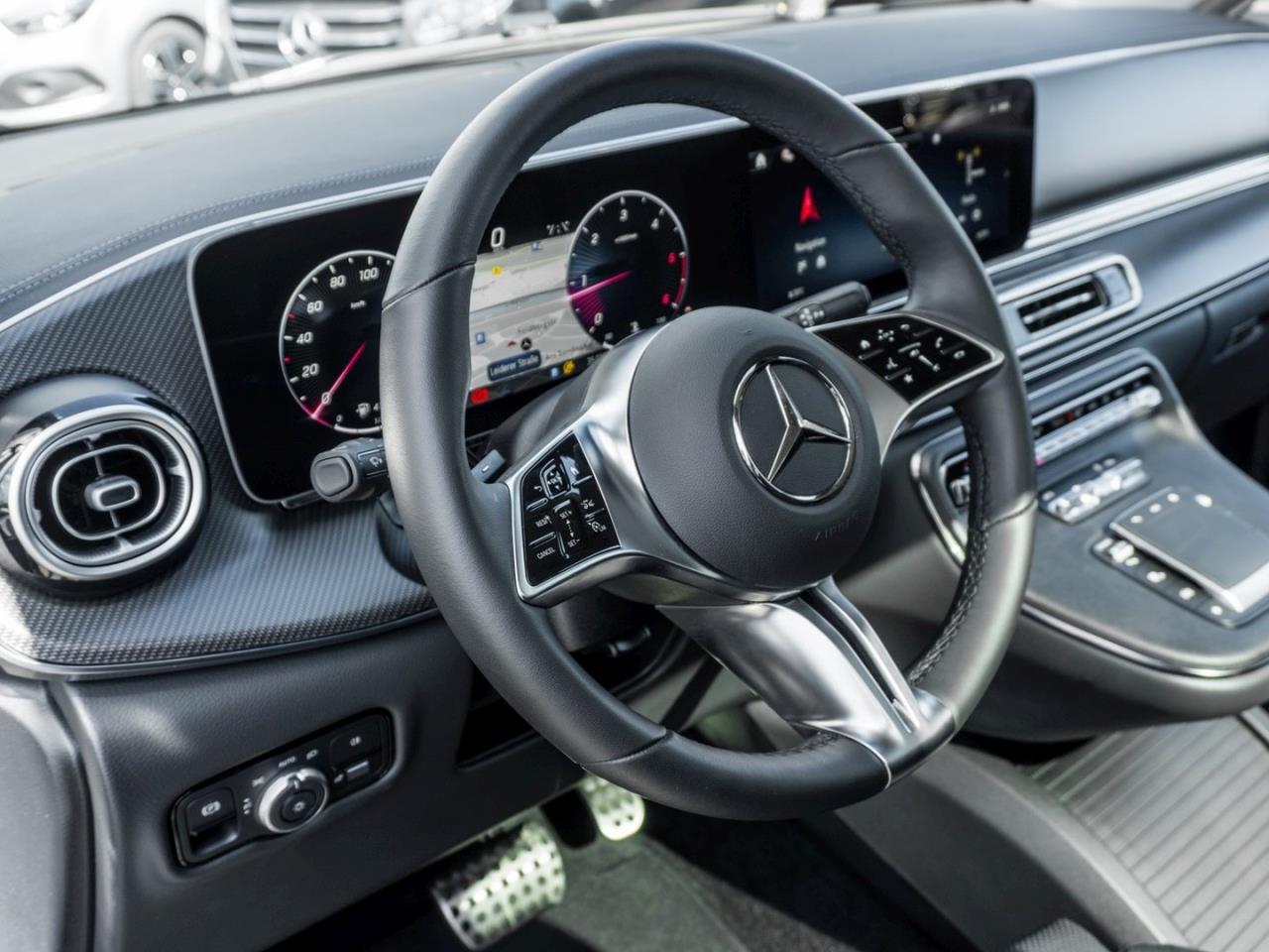 Mercedes-Benz V 300 d 4M AVANTGARDE Lang AMG Night Panorama