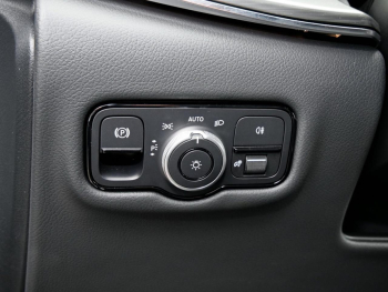 Mercedes-Benz V 300 d 4M EXCLUSIVE Lang 360° AHK NP 111.661 €