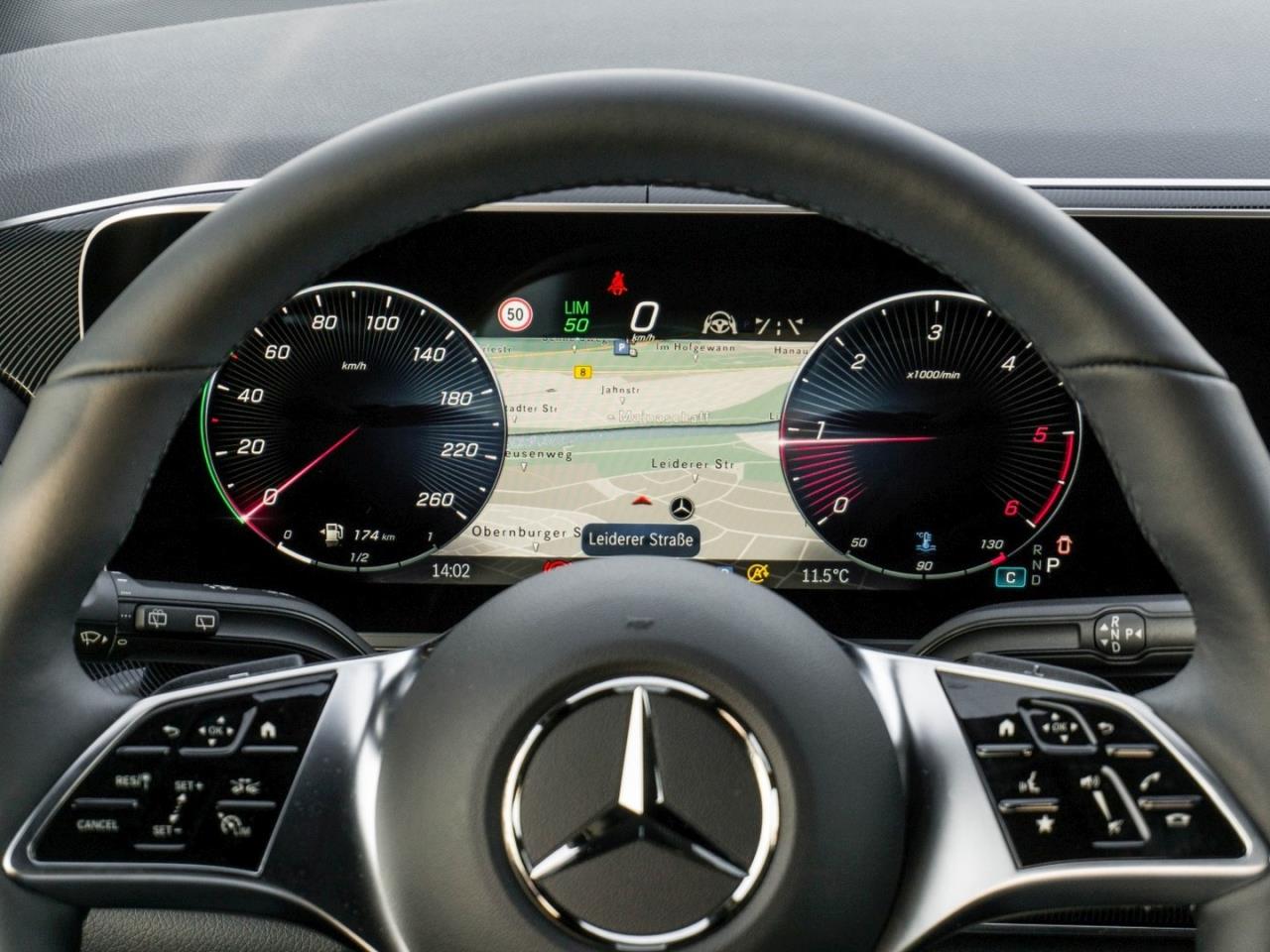 Mercedes-Benz V 300 d 4MATIC STYLE Lang Panorama Distronic AHK