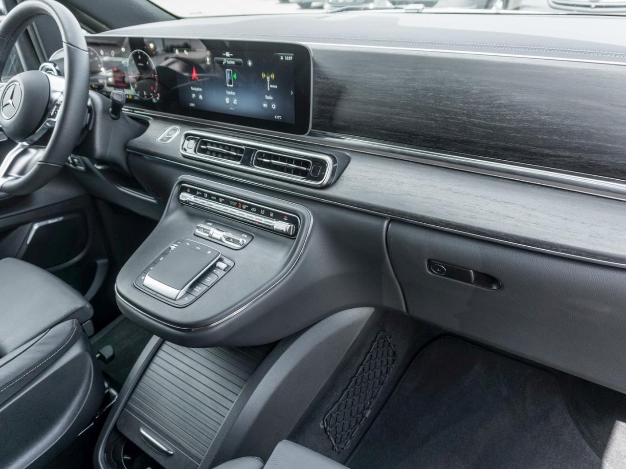 Mercedes-Benz V 300 d AVANTGARDE Extralang Navi Distronic AHK