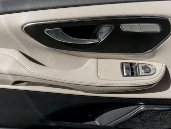 Mercedes-Benz V 300 d Avantgarde lang AMG Distronic 360° AHK