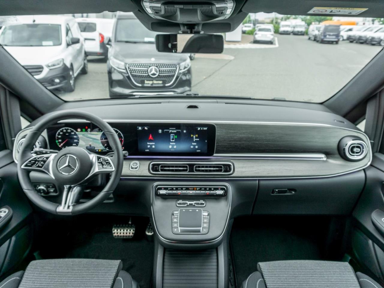 Mercedes-Benz V 300 d STYLE Lang AMG Standhzg Distronic AHK