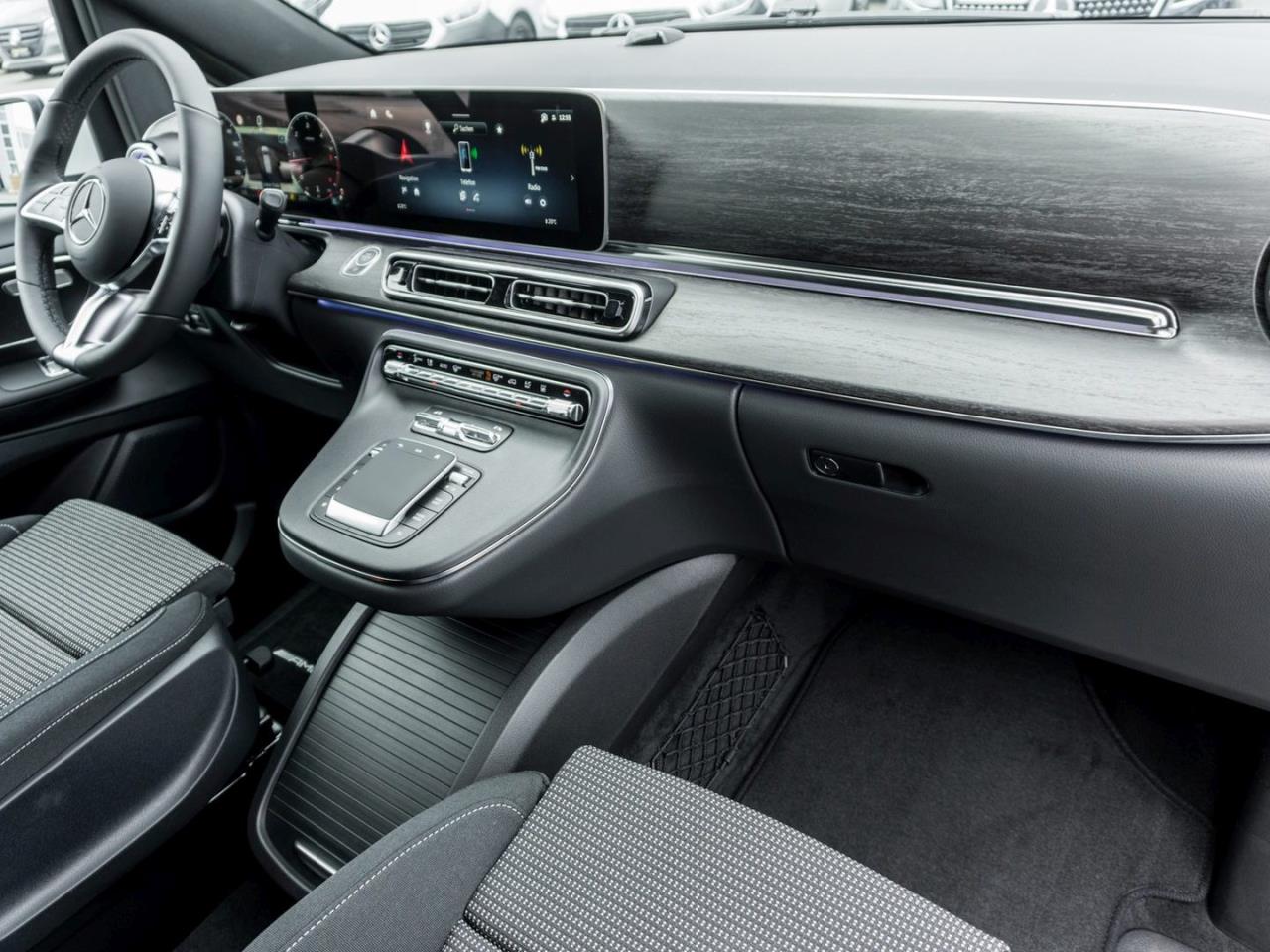 Mercedes-Benz V 300 d STYLE Lang AMG Standhzg Distronic AHK