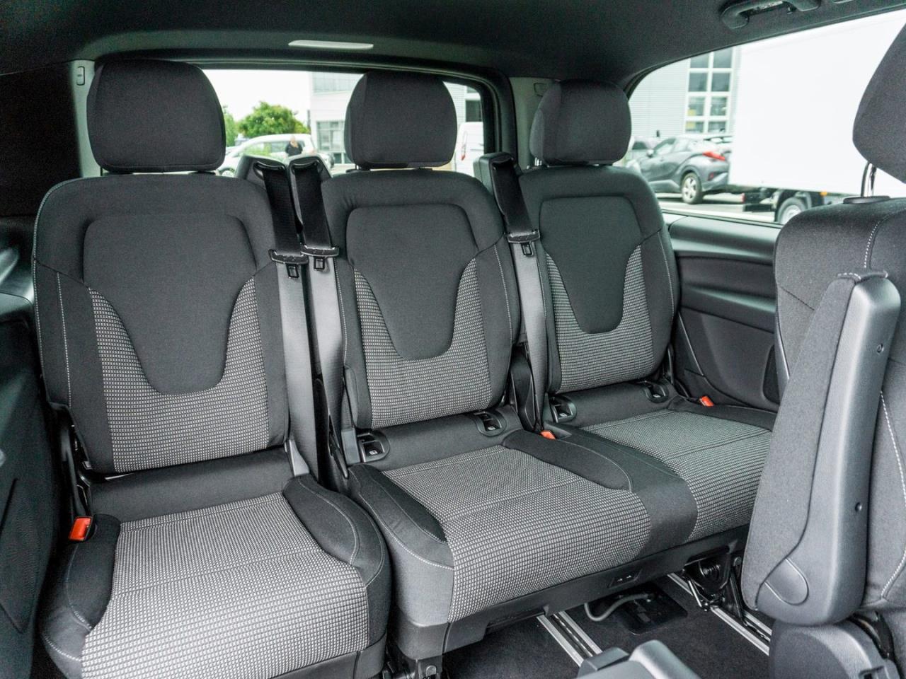 Mercedes-Benz V 300 d STYLE Lang AMG Standhzg Distronic AHK