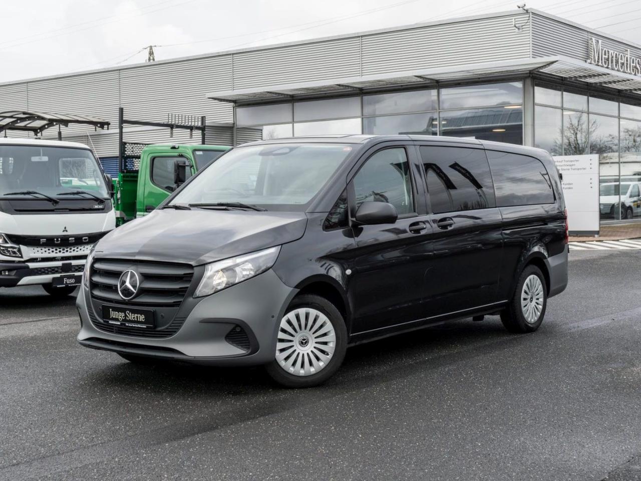 Mercedes-Benz Vito Vito 116 CDI 4x4 Tourer PRO Extralang Van / Kleinbus graphitgrau