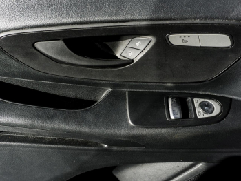 Mercedes-Benz Vito 119 CDI 4x4 Kasten Pro lang Navi AHK Kamera