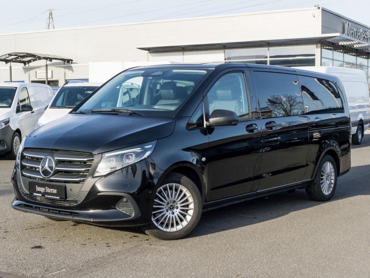 Mercedes-Benz Vito Vito 119 CDI 4x4 Tourer SELECT Extralang Van / Kleinbus obsidianschwarz
