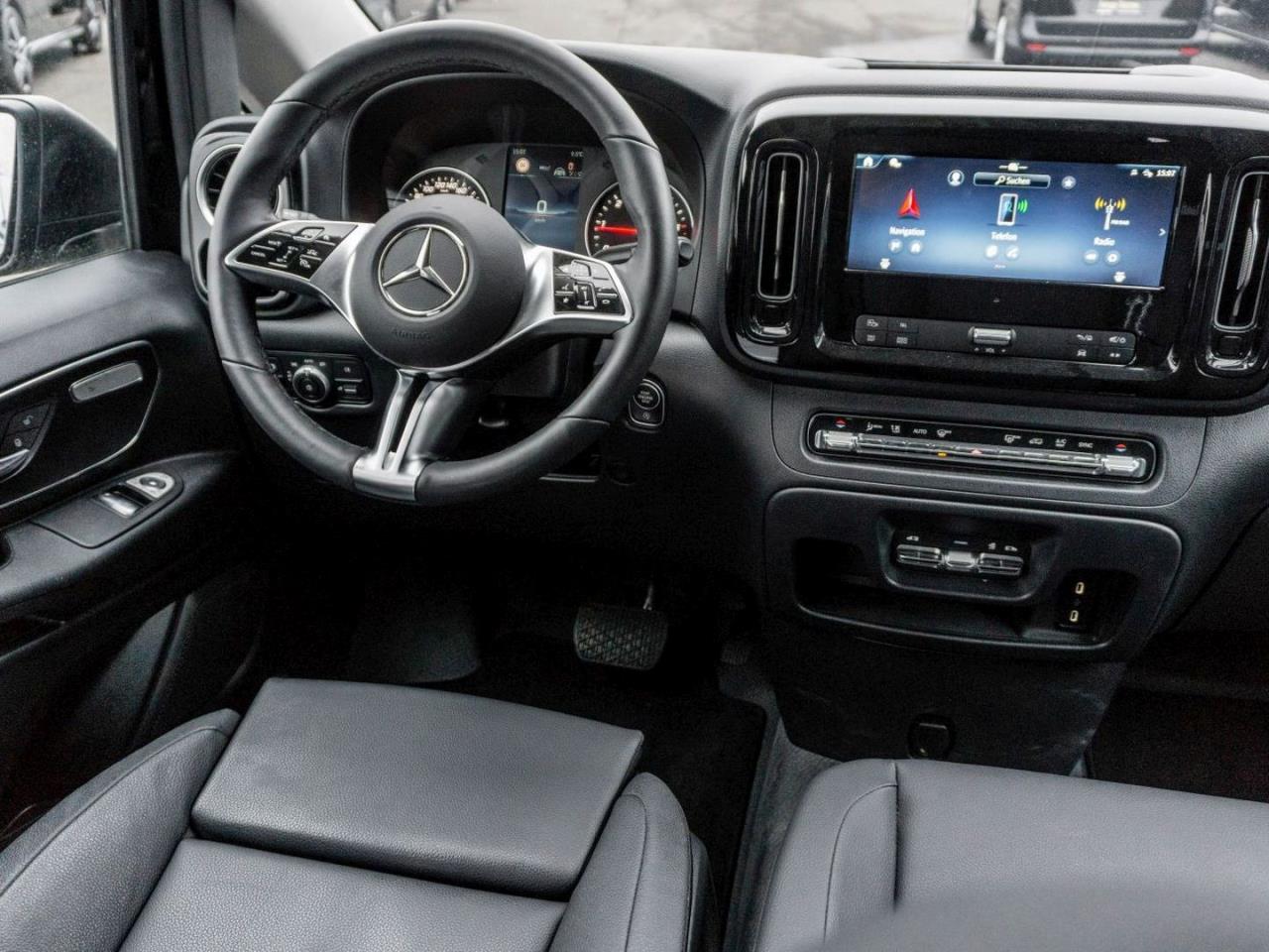 Mercedes-Benz Vito 124 CDI 4x4 Tourer PRO Lang Distronic AHK