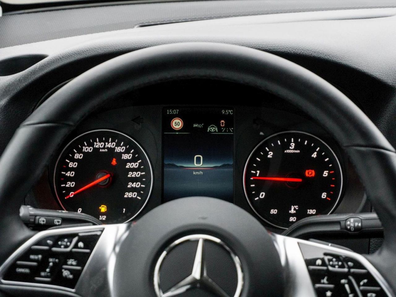Mercedes-Benz Vito 124 CDI 4x4 Tourer PRO Lang Distronic AHK