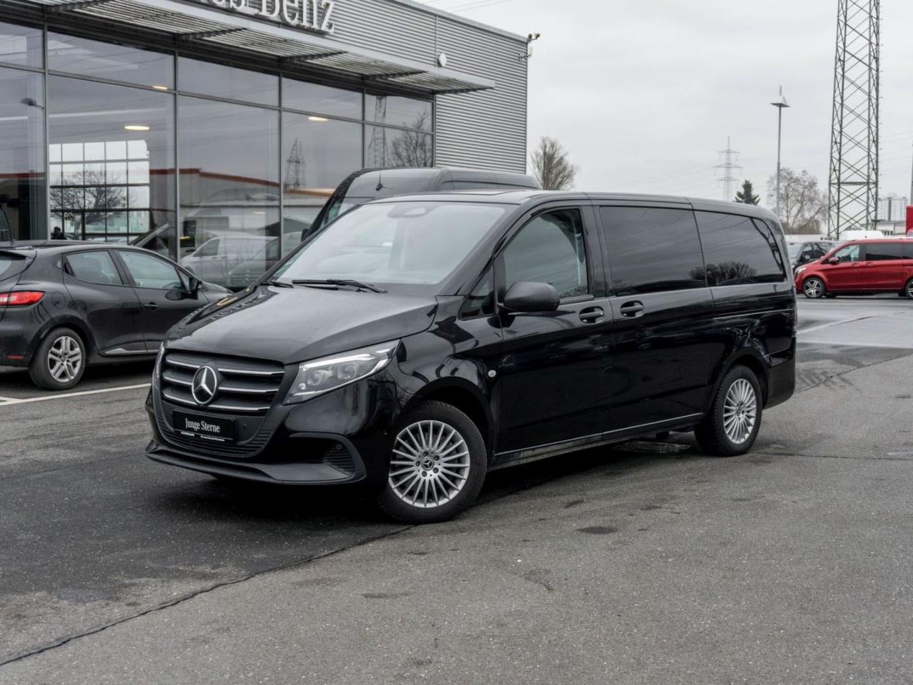 Mercedes-Benz Vito Vito 124 CDI 4x4 Tourer PRO Lang Van / Kleinbus obsidianschwarz
