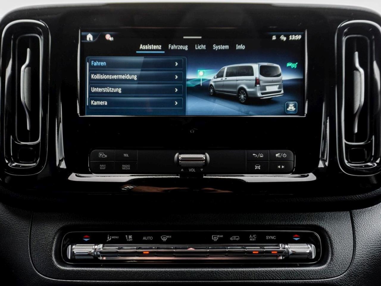 Mercedes-Benz Vito 124 CDI 4x4 Tourer PRO Lang Distronic Navi