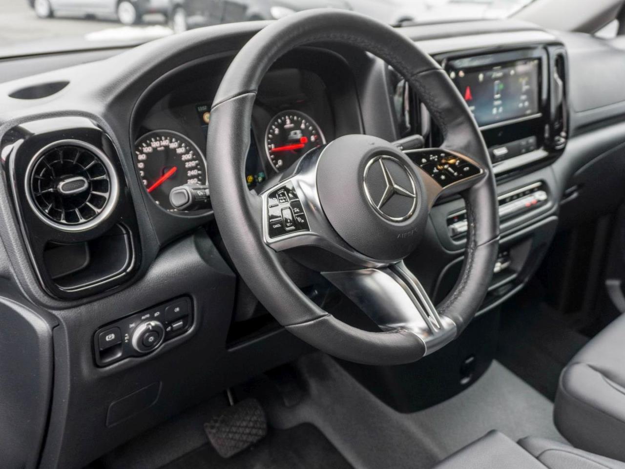 Mercedes-Benz Vito 124 CDI 4x4 Tourer PRO Lang Distronic Navi