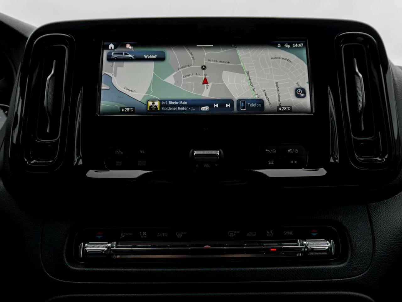 Mercedes-Benz Vito 124 CDI 4x4 Tourer PRO Lang Distronic Navi