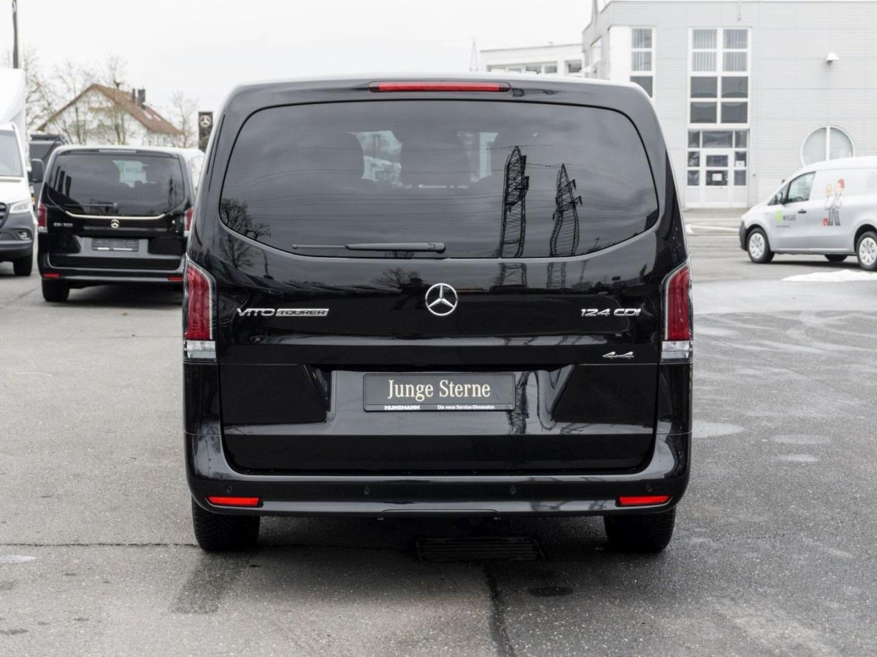 Mercedes-Benz Vito 124 CDI 4x4 Tourer PRO Lang Distronic Navi