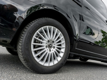 Mercedes-Benz Vito 124 CDI 4x4 Tourer PRO Lang Distronic Navi