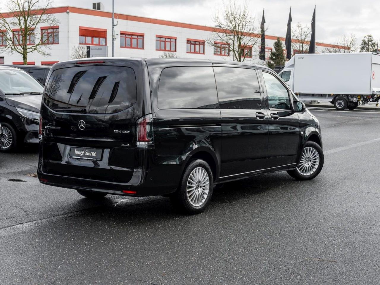 Mercedes-Benz Vito 124 CDI 4x4 Tourer PRO Lang Distronic 360°