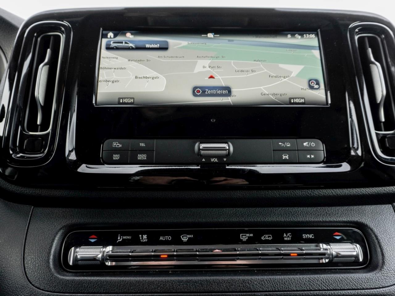 Mercedes-Benz Vito 124 CDI 4x4 Tourer PRO Lang Distronic Navi