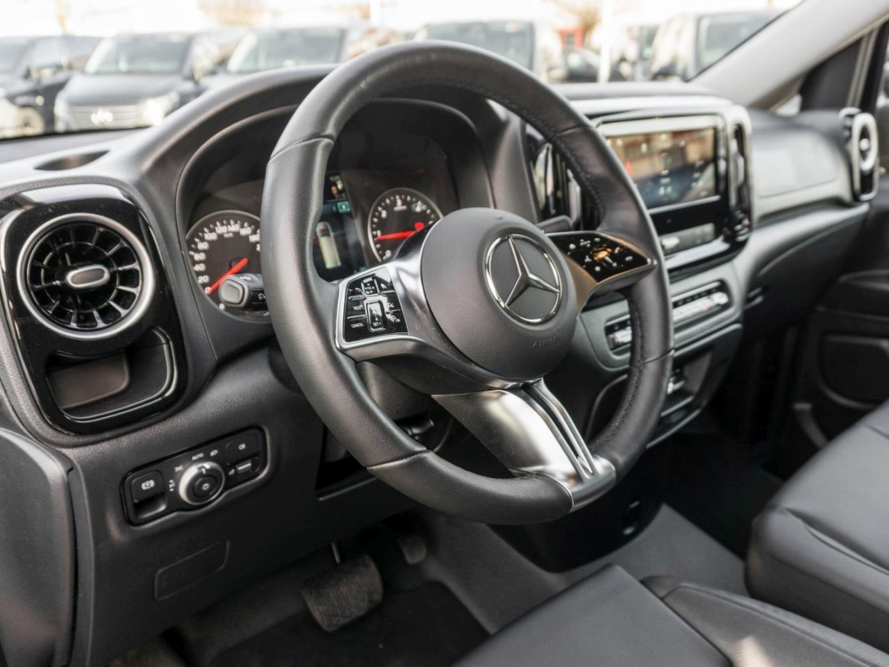 Mercedes-Benz Vito 124 CDI 4x4 Tourer PRO Lang Distronic Navi