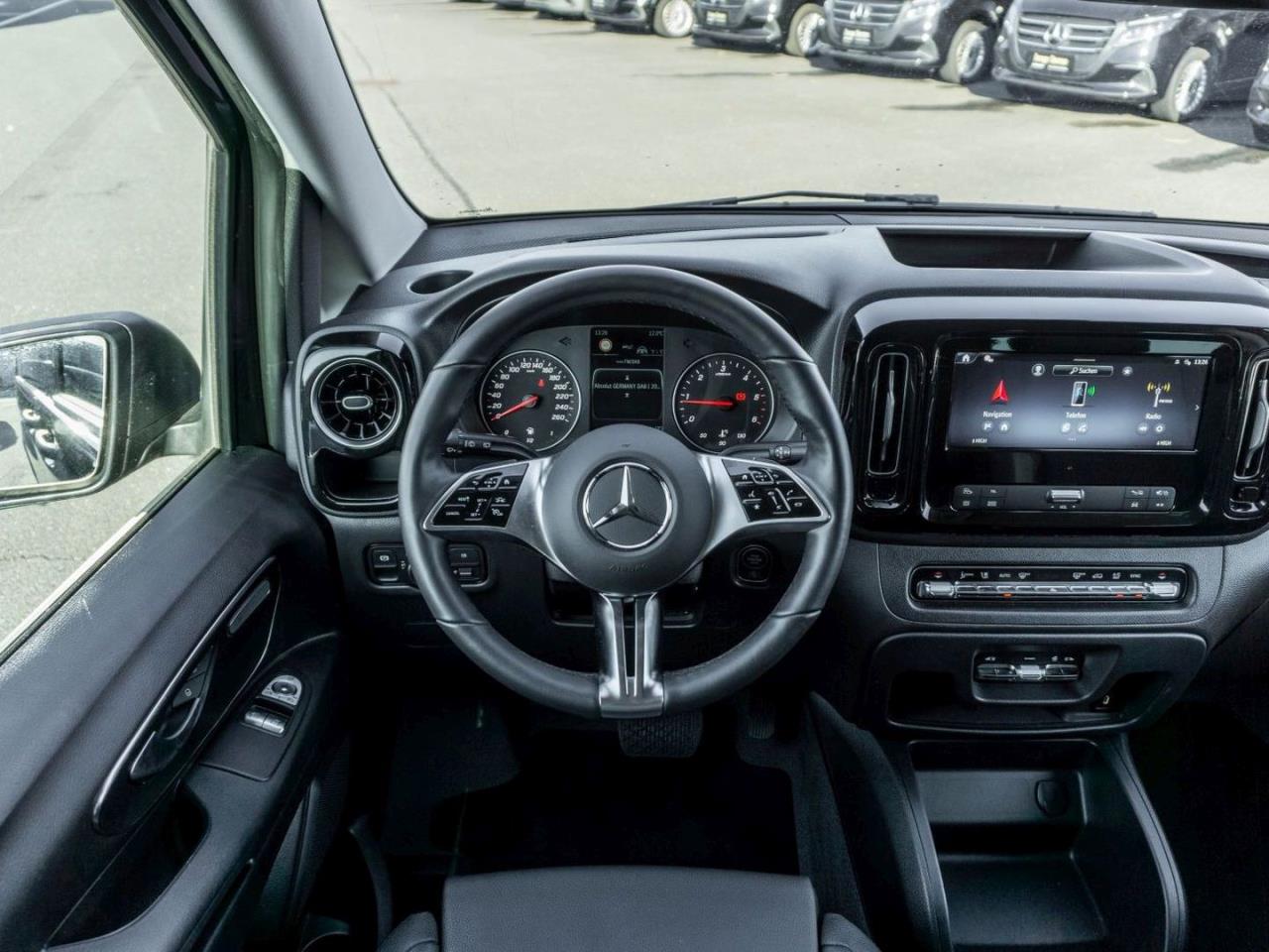 Mercedes-Benz Vito 124 CDI 4x4 Tourer PRO Lang Distronic Navi