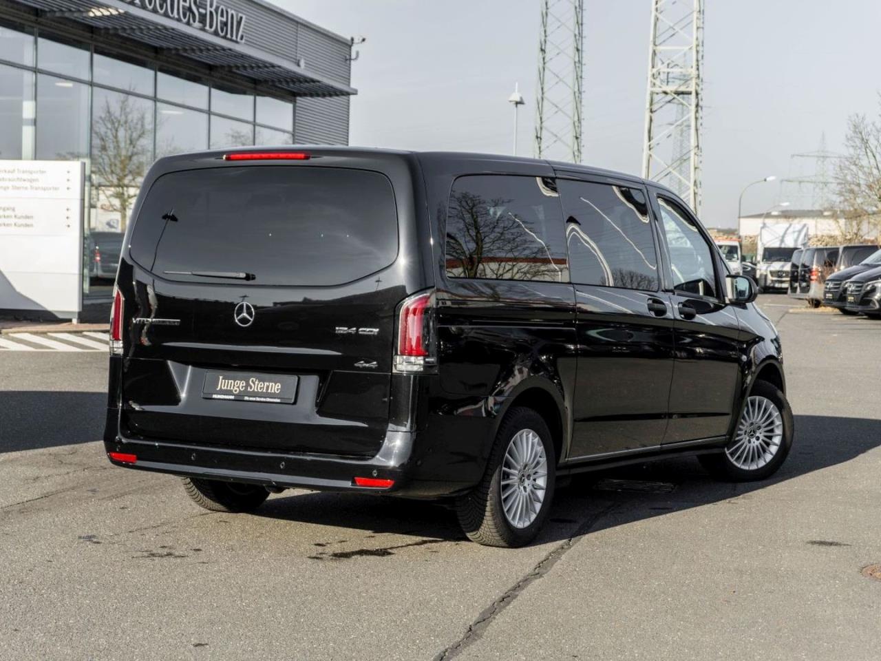 Mercedes-Benz Vito 124 CDI 4x4 Tourer PRO Lang Distronic Navi
