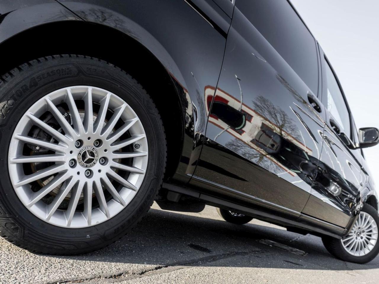 Mercedes-Benz Vito 124 CDI 4x4 Tourer PRO Lang Distronic Navi