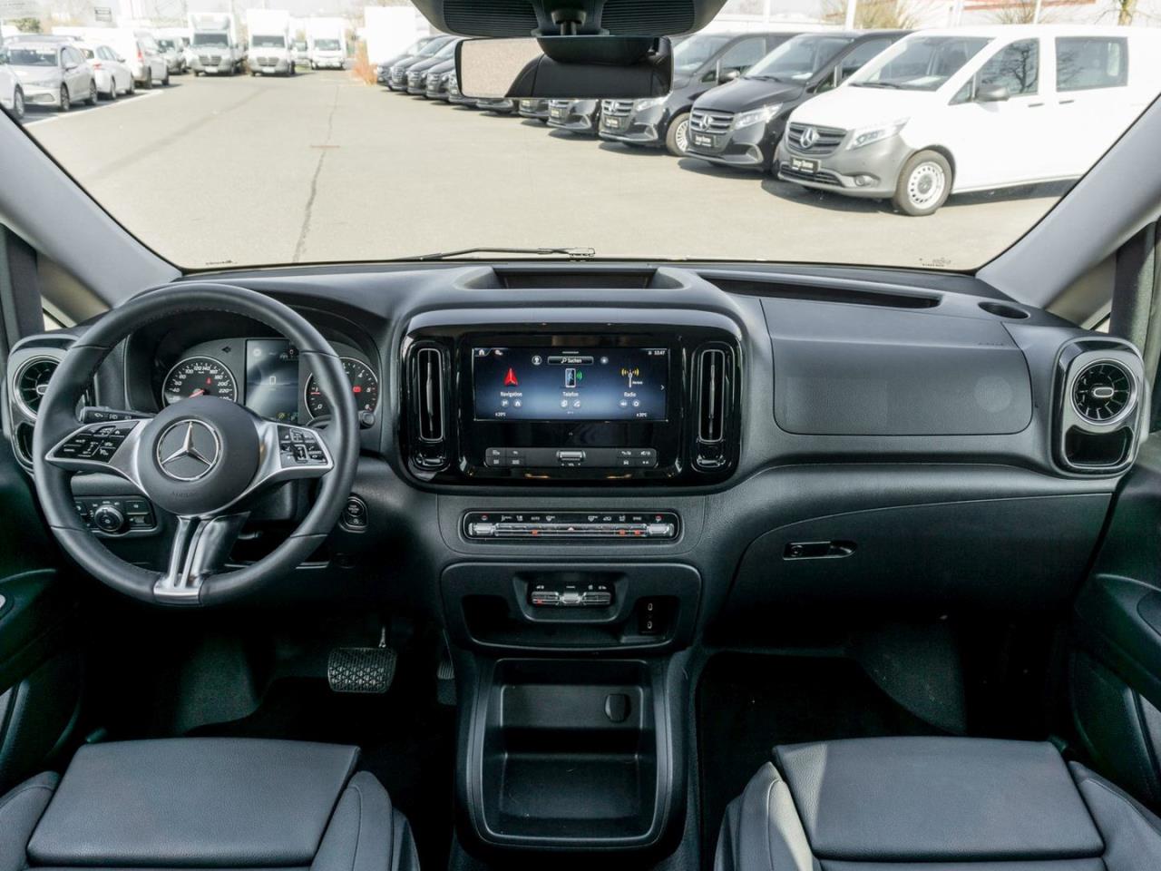 Mercedes-Benz Vito 124 CDI 4x4 Tourer PRO Lang Distronic AHK