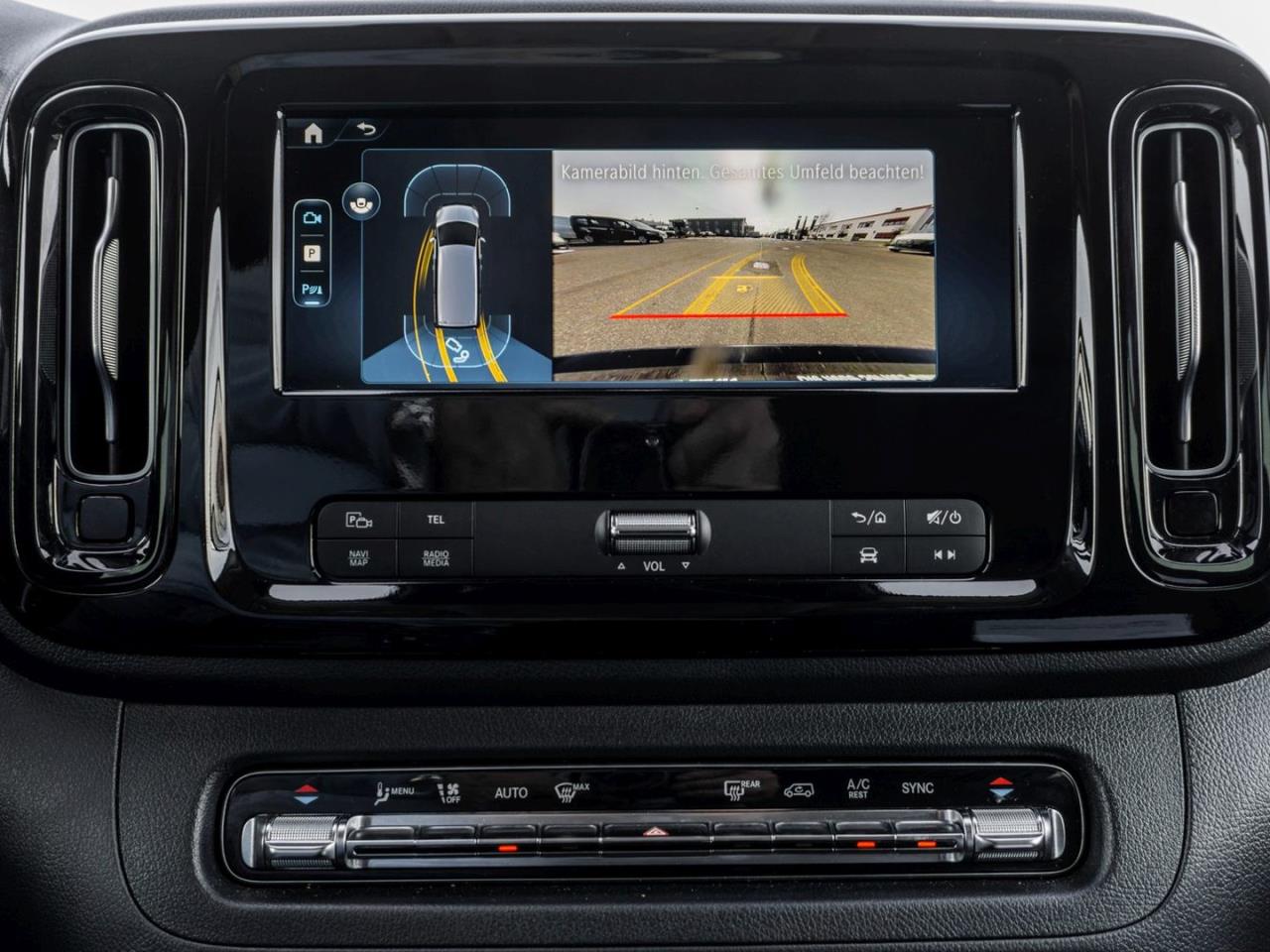 Mercedes-Benz Vito 124 CDI 4x4 Tourer PRO Lang Distronic AHK