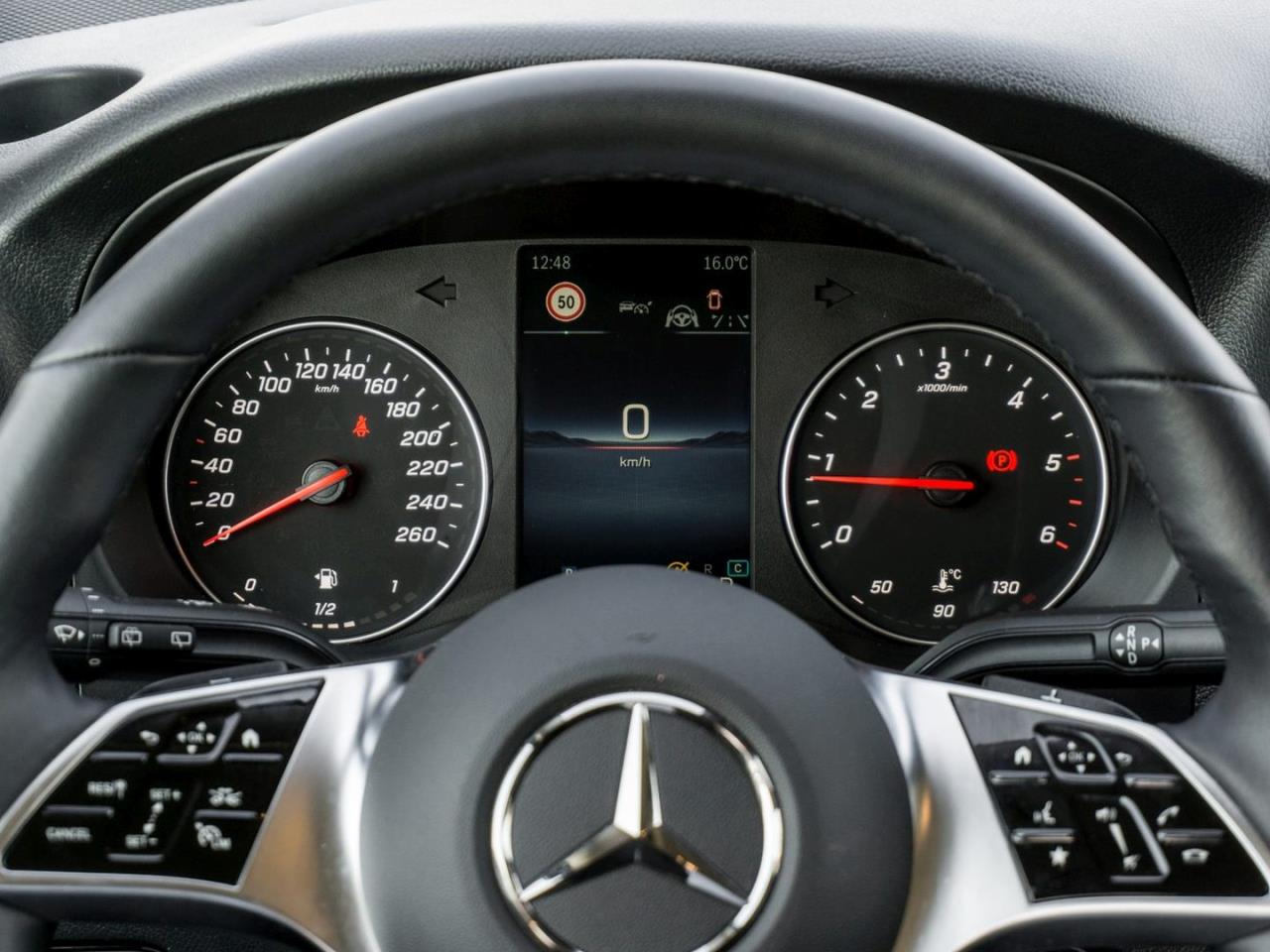 Mercedes-Benz Vito 124 CDI 4x4 Tourer PRO Lang Distronic AHK