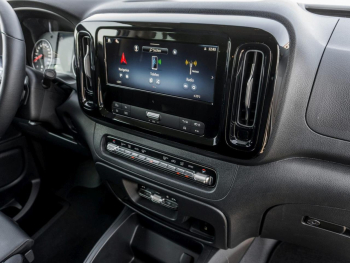 Mercedes-Benz Vito 124 CDI 4x4 Tourer PRO Lang Distronic AHK