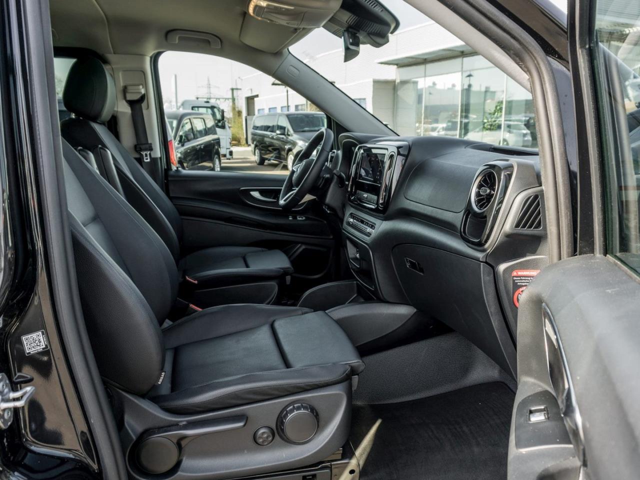 Mercedes-Benz Vito 124 CDI 4x4 Tourer PRO Lang Distronic AHK