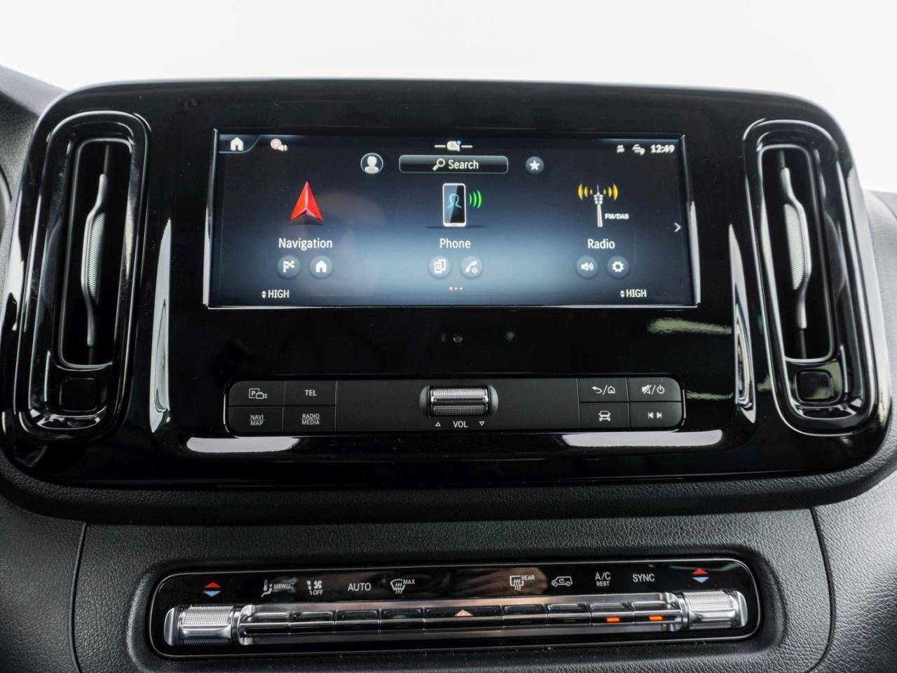 Mercedes-Benz Vito 124 CDI 4x4 Tourer PRO Lang Distronic Navi