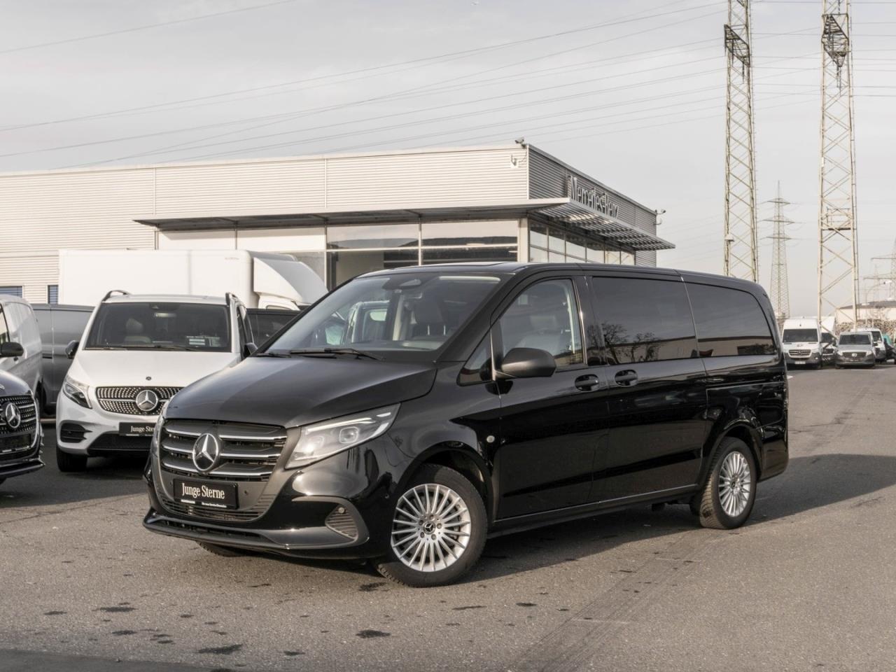 Mercedes-Benz Vito Vito 124 CDI 4x4 Tourer PRO Lang Van / Kleinbus obsidianschwarz