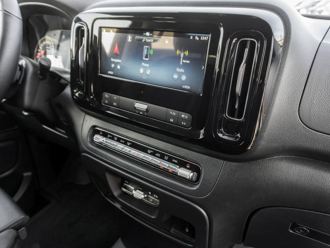 Mercedes-Benz Vito 124 CDI 4x4 Tourer PRO Lang Distronic Navi