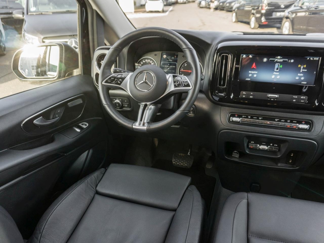 Mercedes-Benz Vito 124 CDI 4x4 Tourer PRO Lang Distronic Navi