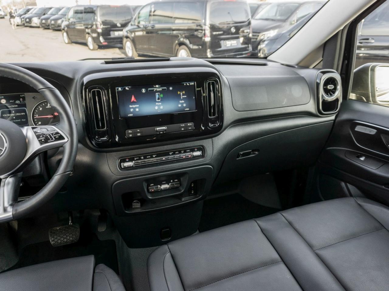 Mercedes-Benz Vito 124 CDI 4x4 Tourer PRO Lang Distronic Navi