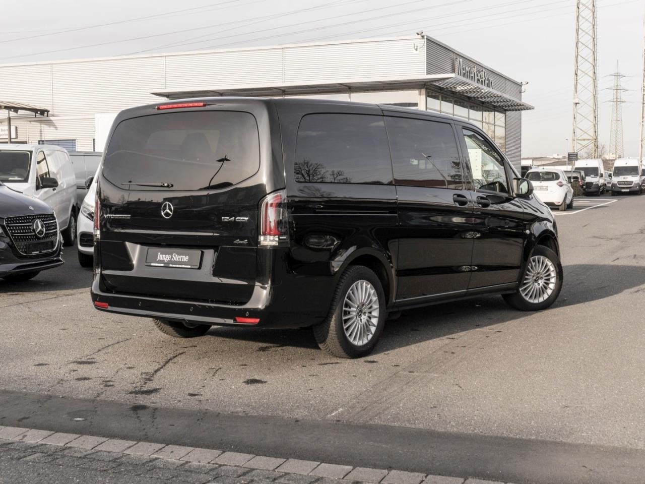 Mercedes-Benz Vito 124 CDI 4x4 Tourer PRO Lang Distronic Navi