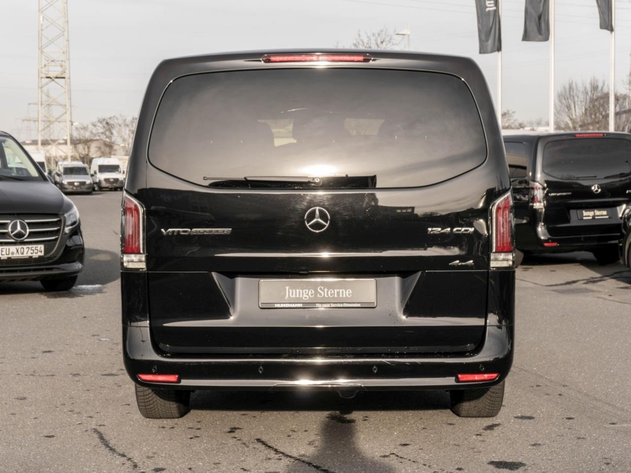 Mercedes-Benz Vito 124 CDI 4x4 Tourer PRO Lang Distronic Navi