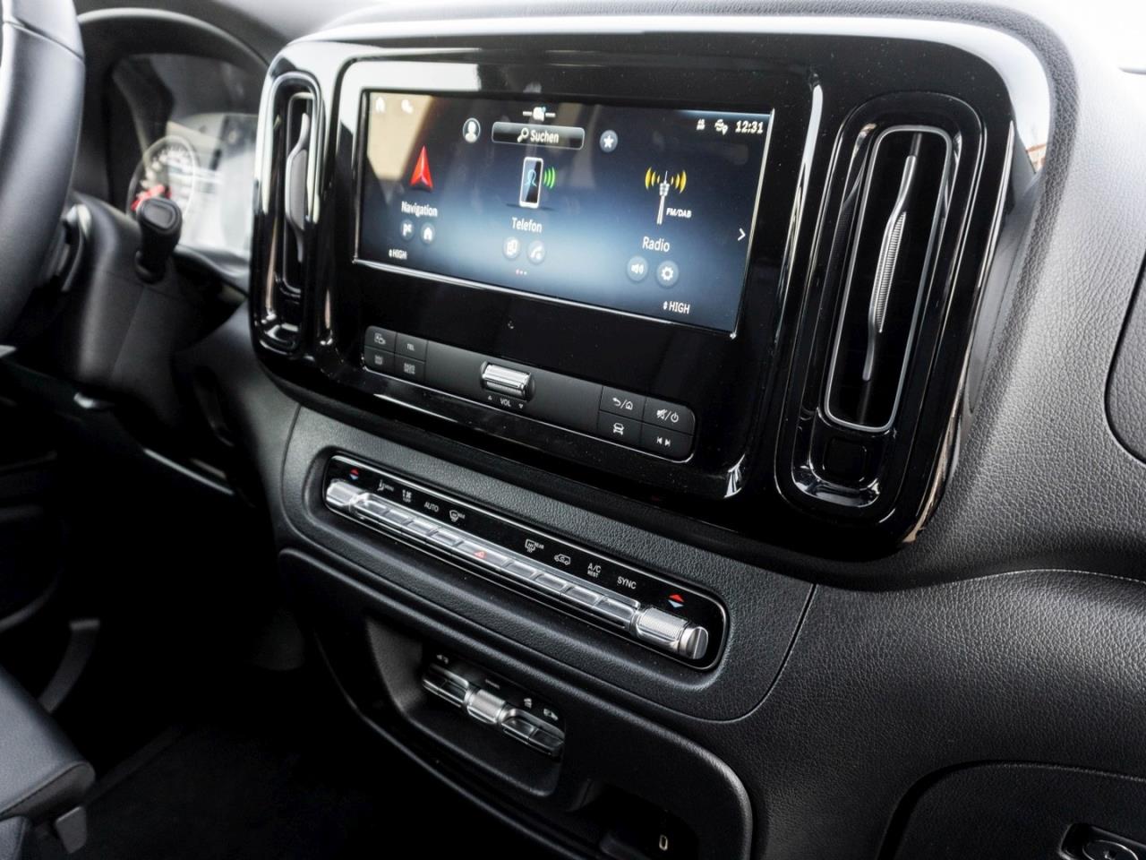 Mercedes-Benz Vito 124 CDI 4x4 Tourer PRO Lang Distronic Navi