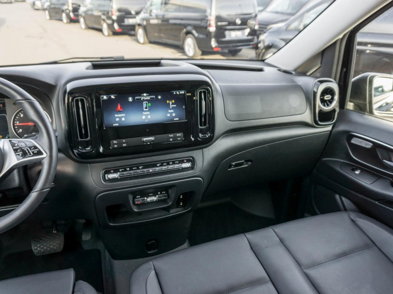 Mercedes-Benz Vito 124 CDI 4x4 Tourer PRO Lang Distronic Navi