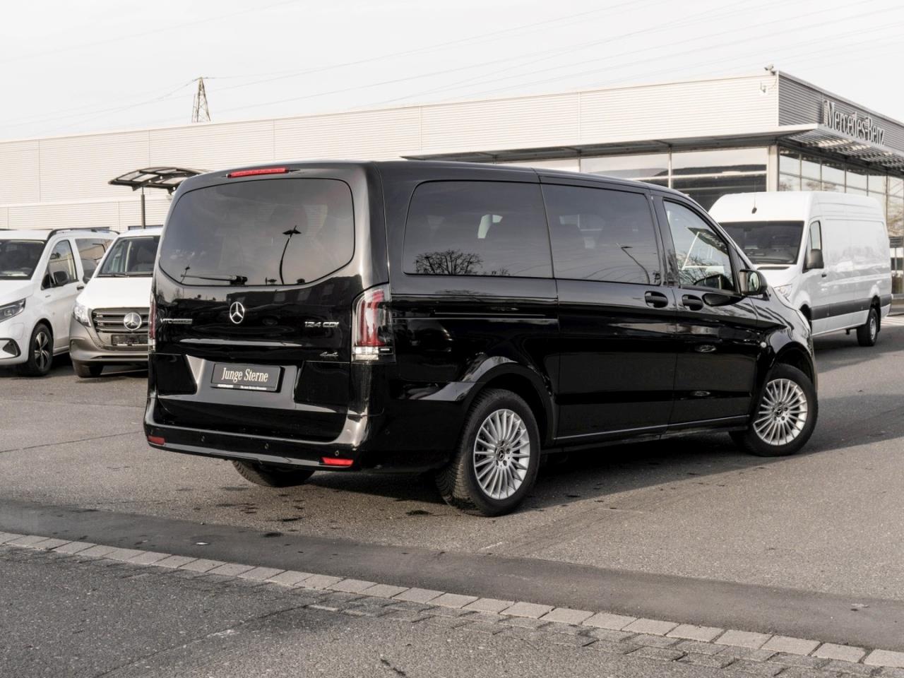 Mercedes-Benz Vito 124 CDI 4x4 Tourer PRO Lang Distronic Navi