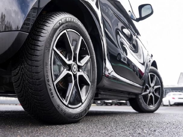 SMART EQ fortwo cabrio plus-Paket Cool&Audio 22kw