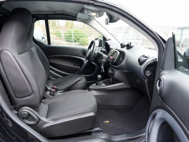 SMART EQ fortwo cabrio plus-Paket Cool&Audio 22kw