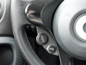 SMART EQ fortwo cabrio plus-Paket Cool&Audio 22kw