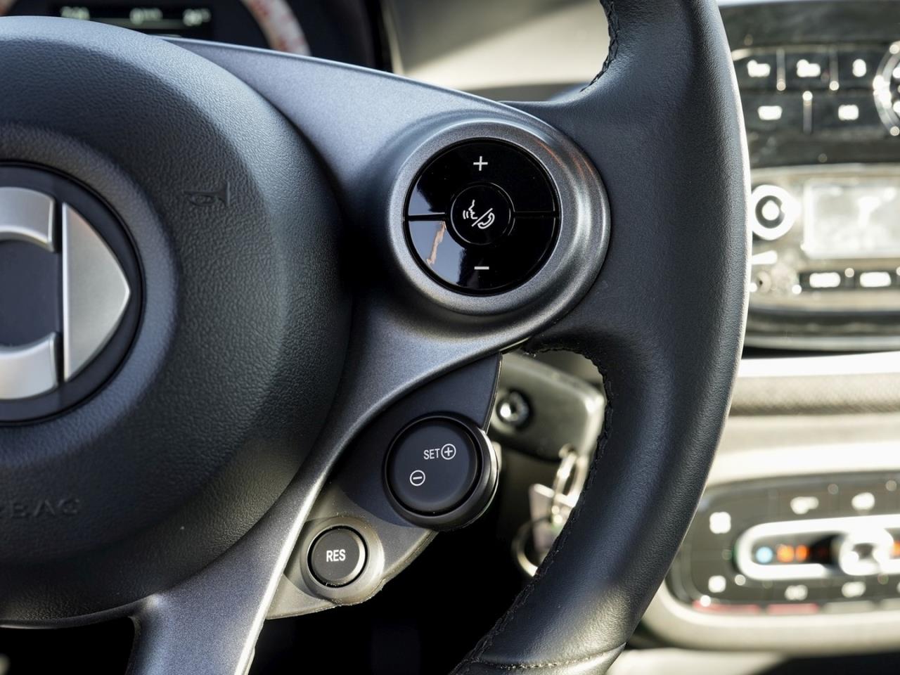 SMART EQ fortwo cabrio passion plus paket cool audio