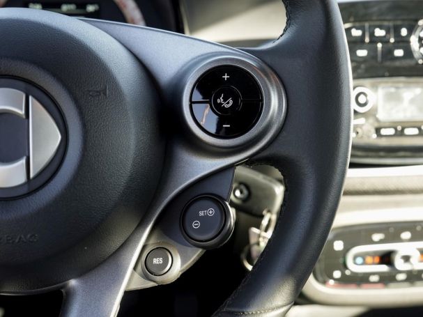 SMART EQ fortwo cabrio passion plus paket cool audio