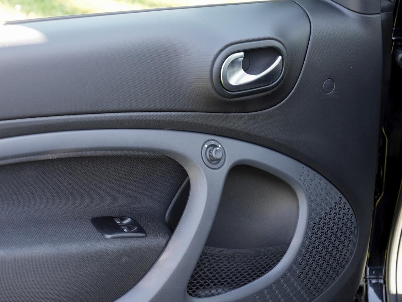 SMART EQ fortwo cabrio passion plus paket cool audio