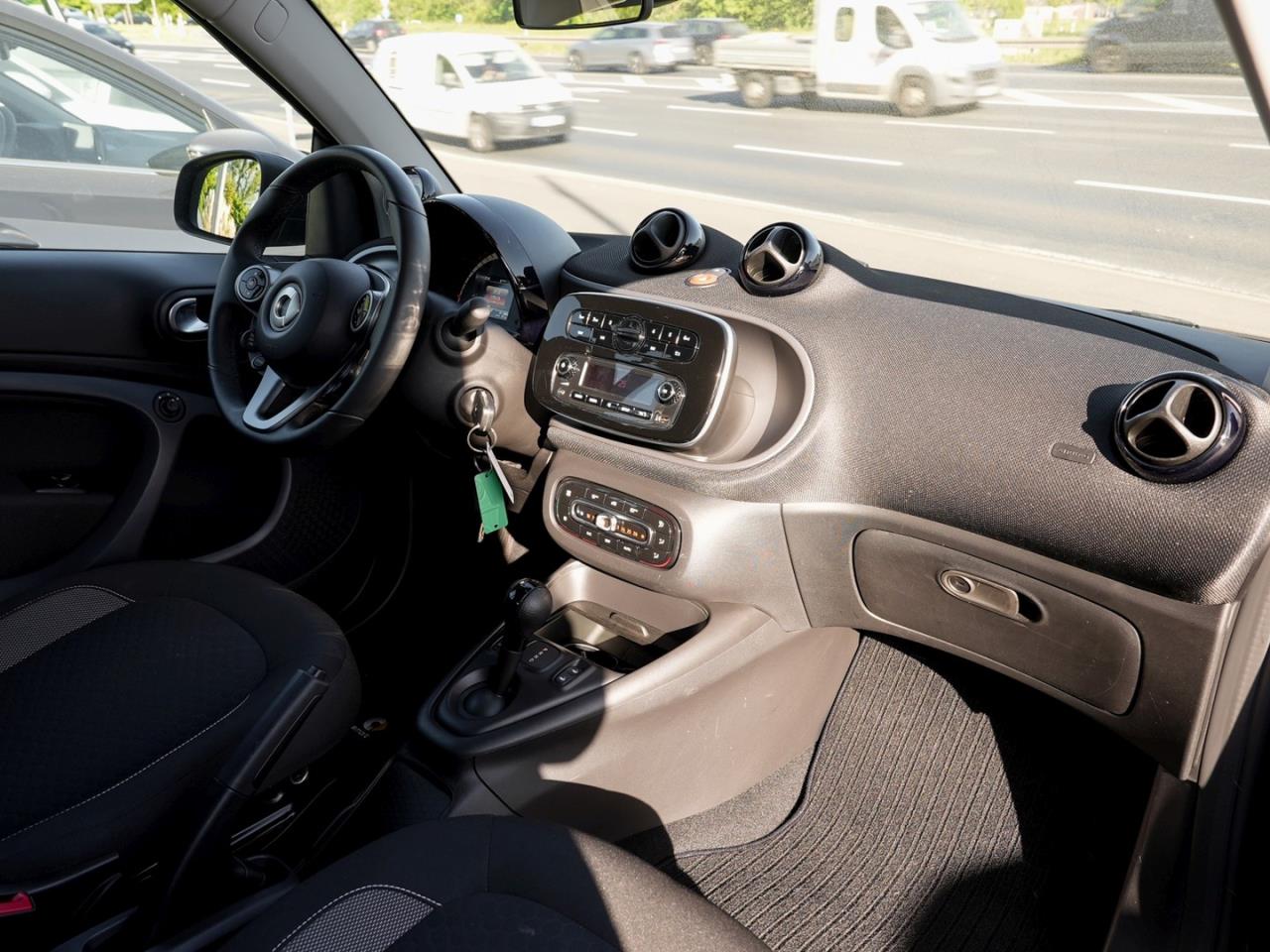 SMART EQ fortwo cabrio passion plus paket cool audio