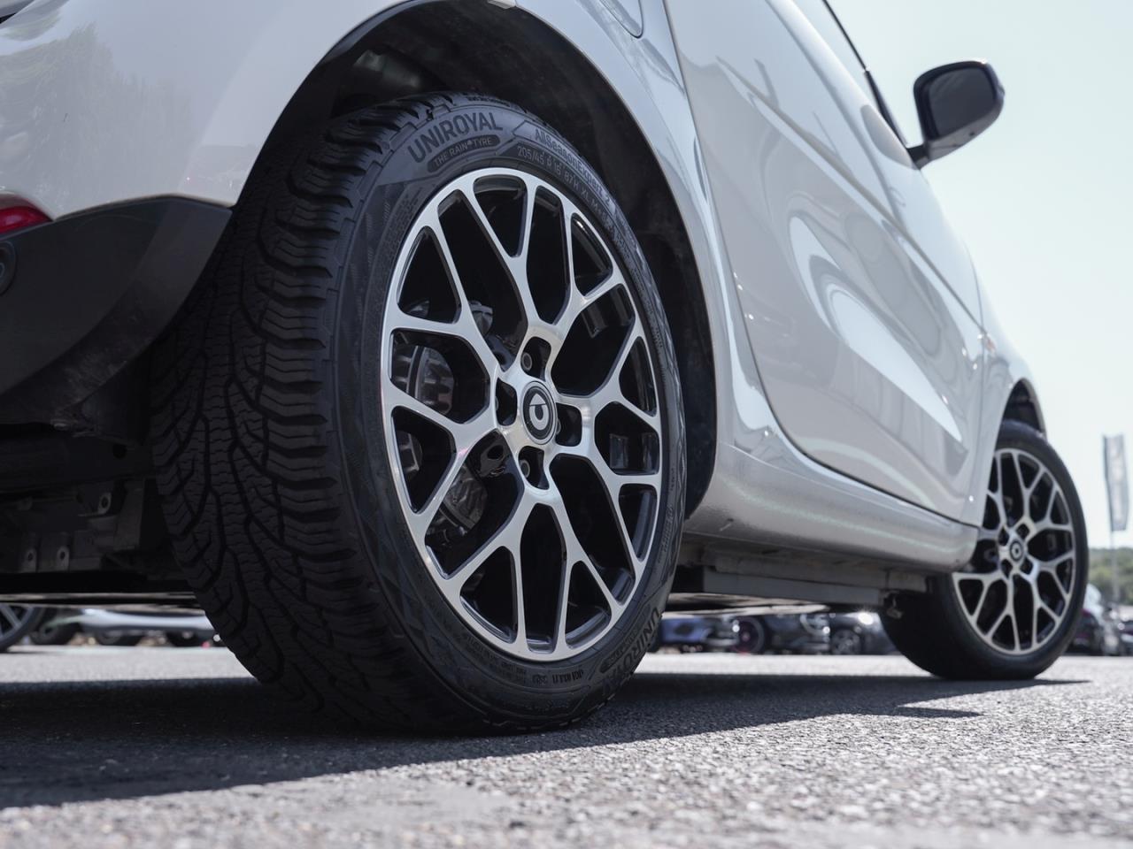 SMART EQ fortwo cabrio pulse exclusive-Paket 22kW