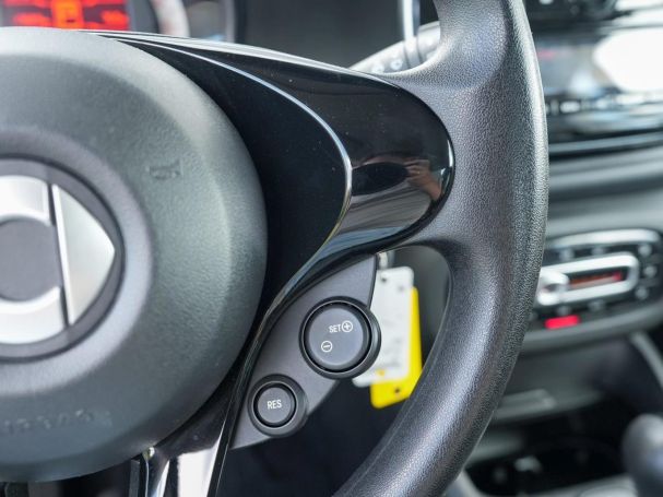 SMART EQ fortwo Cool&Audio Plus-Paket 22kW Navi Klima